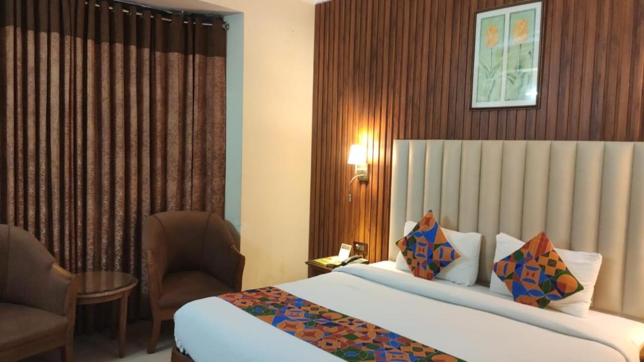 Hotel Conclave Executive New Delhi Ngoại thất bức ảnh