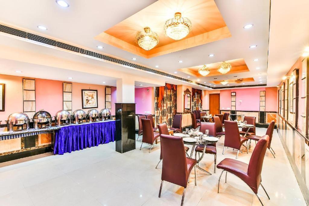 Hotel Conclave Executive New Delhi Ngoại thất bức ảnh
